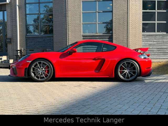 Porsche 718 Cayman GT4