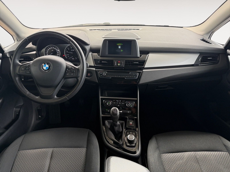 BMW 218 i Active Tourer Advantage PANO PDC DAB — photo 13