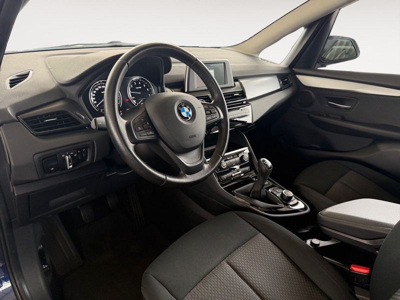 BMW 218 i Active Tourer Advantage PANO PDC DAB — photo 11