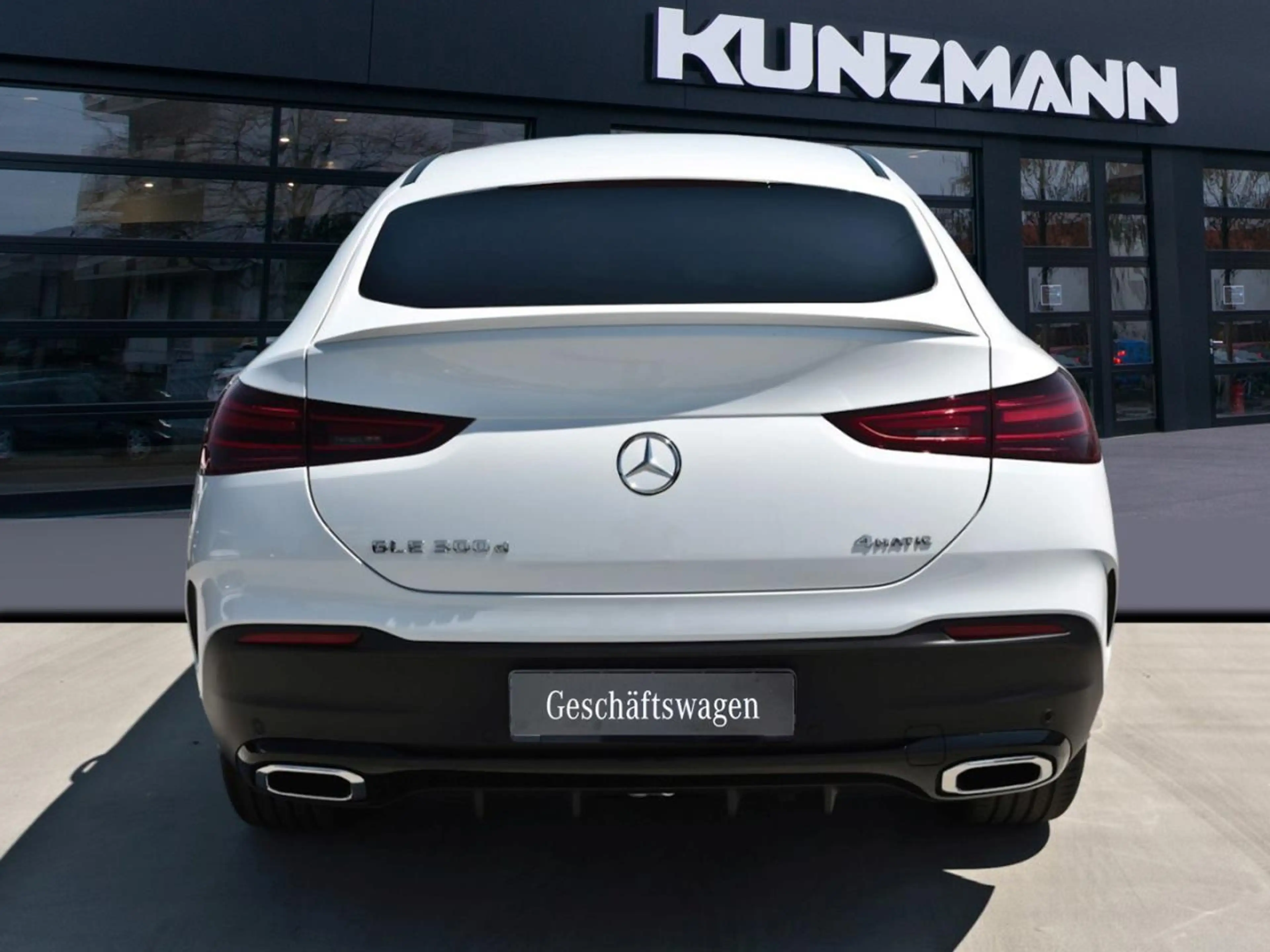 Mercedes-Benz GLE 300 d 4MATIC Coupé AMG Night Panorama AHK 360° — photo 3