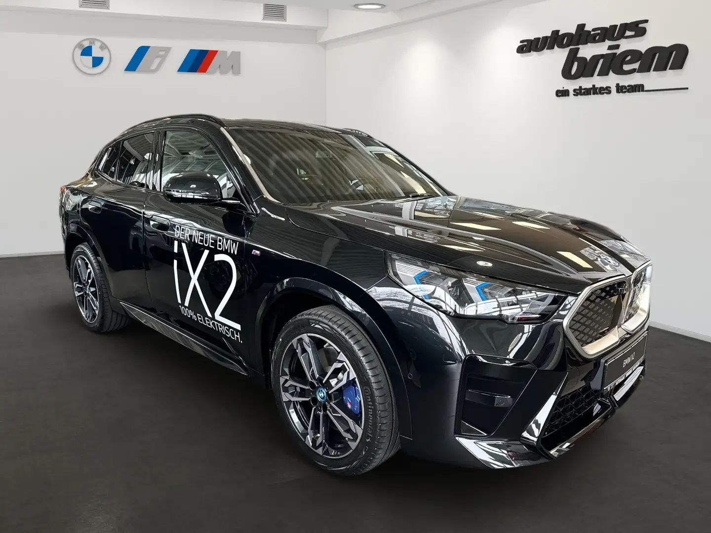 BMW iX2 xDrive30, M Sportpaket, ABVERKAUF Schwarz - 2