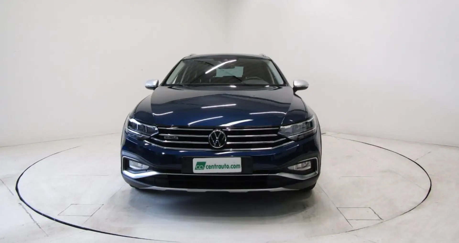 Volkswagen Passat Alltrack 2.0 TDI 4MOTION DSG 200CV plava - 2