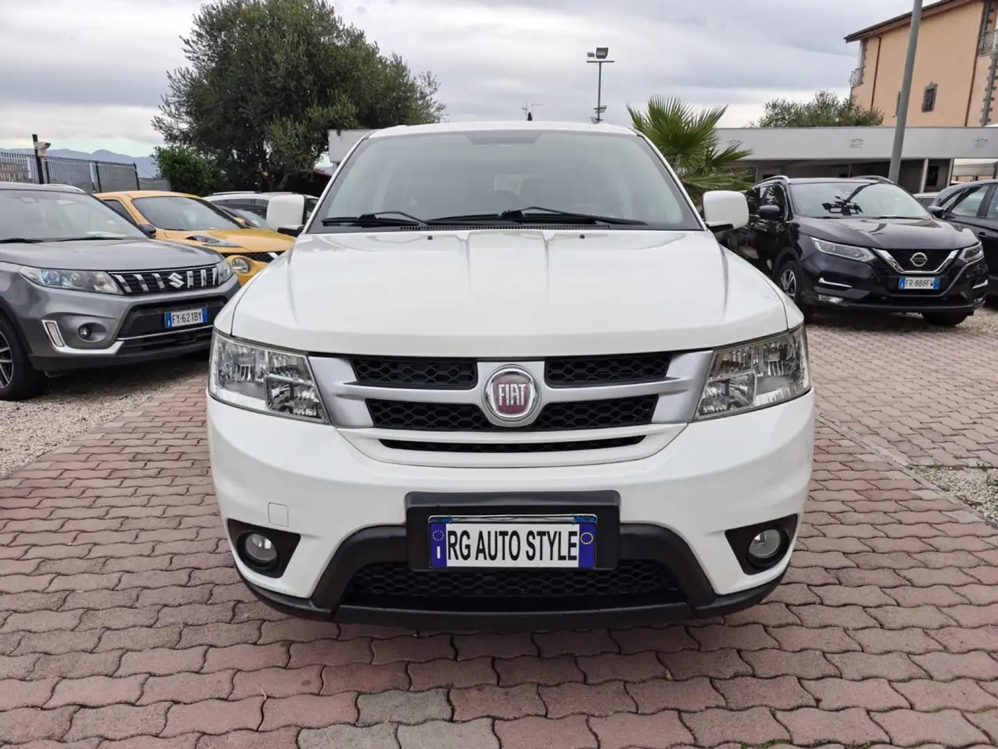 Fiat Freemont 2.0 Multijet 140 CV Freemont Weiß - 2