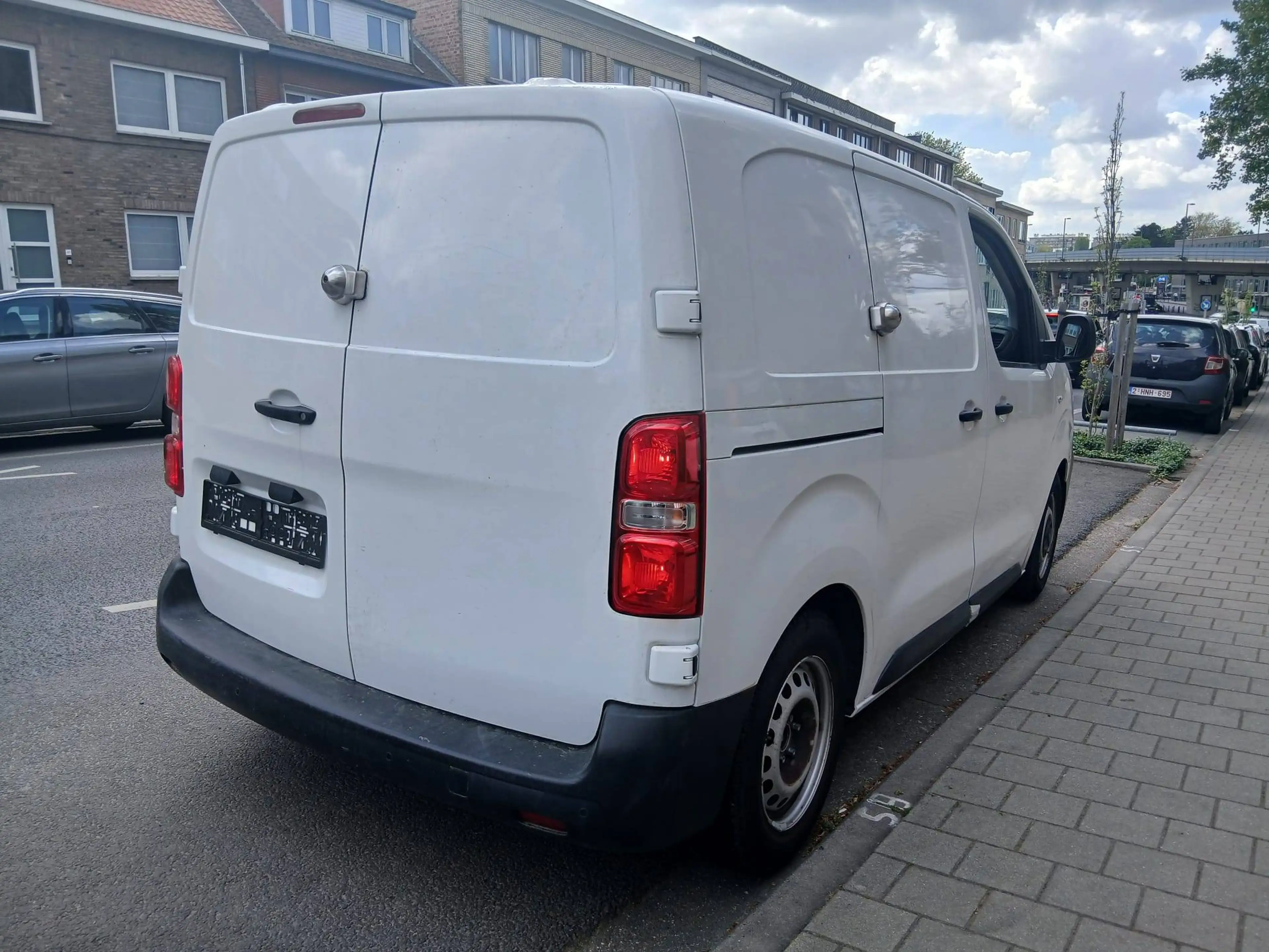 Peugeot Expert 1.6 BlueHDi L1 Compact Premium * CARPLAY * CAPT ARR * BLTHT * 280 X 60 MOIS * — photo 4