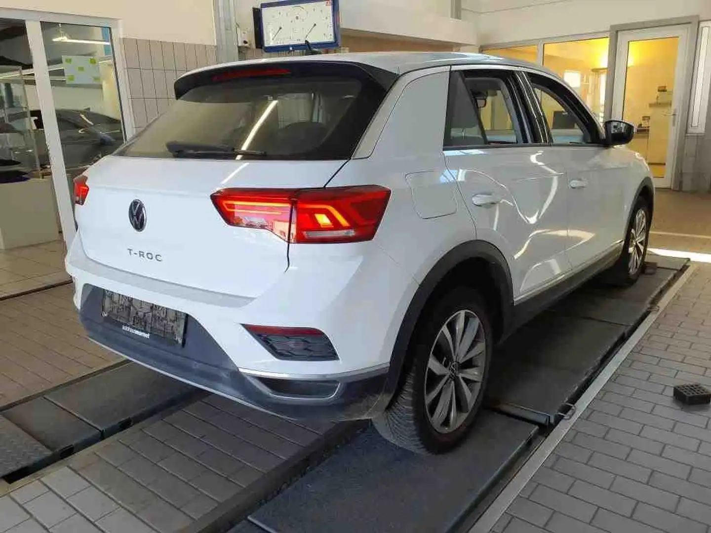Volkswagen T-Roc 1.0 TSI STYLE PDC SITZHZG KLIMA DAB+ Blanc - 2