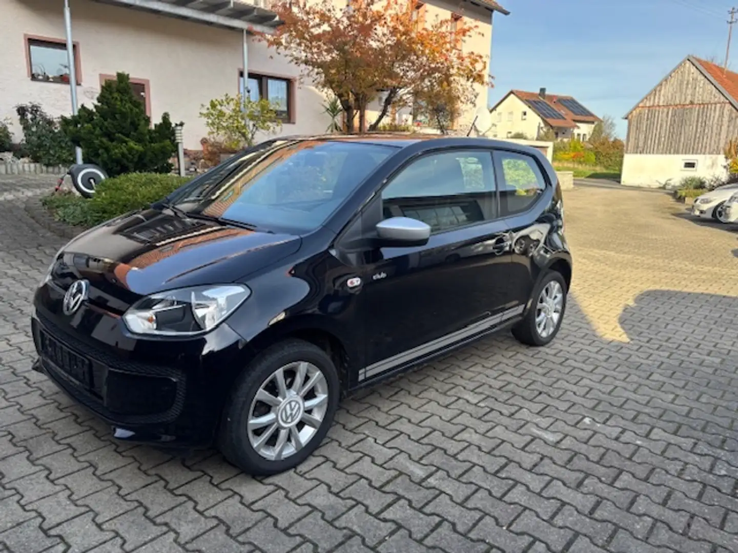 Volkswagen up! club up!,8-fach,Klima,2Hd. Noir - 1