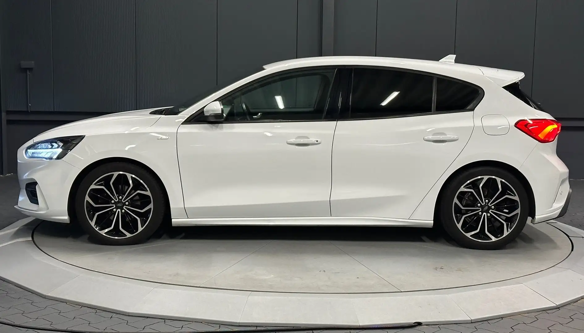 Ford Focus Lim. ST-Line *18Zoll*Design*Technologie*B&O*ACC* Blanc - 2