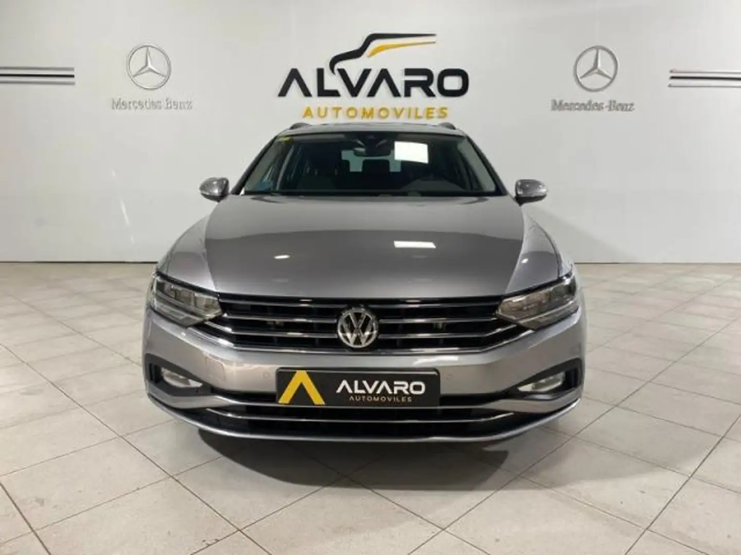 Volkswagen Passat Variant 2.0TDI EVO Executive 110kW Gris - 2