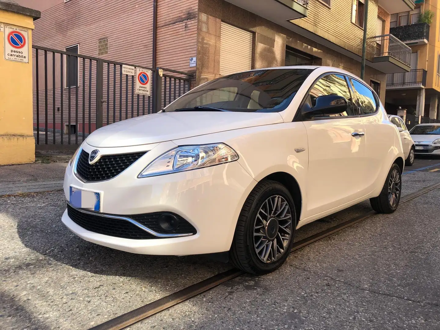 Lancia Ypsilon 1.3 multijet platino 95cv euro6!!!!!! Wit - 1
