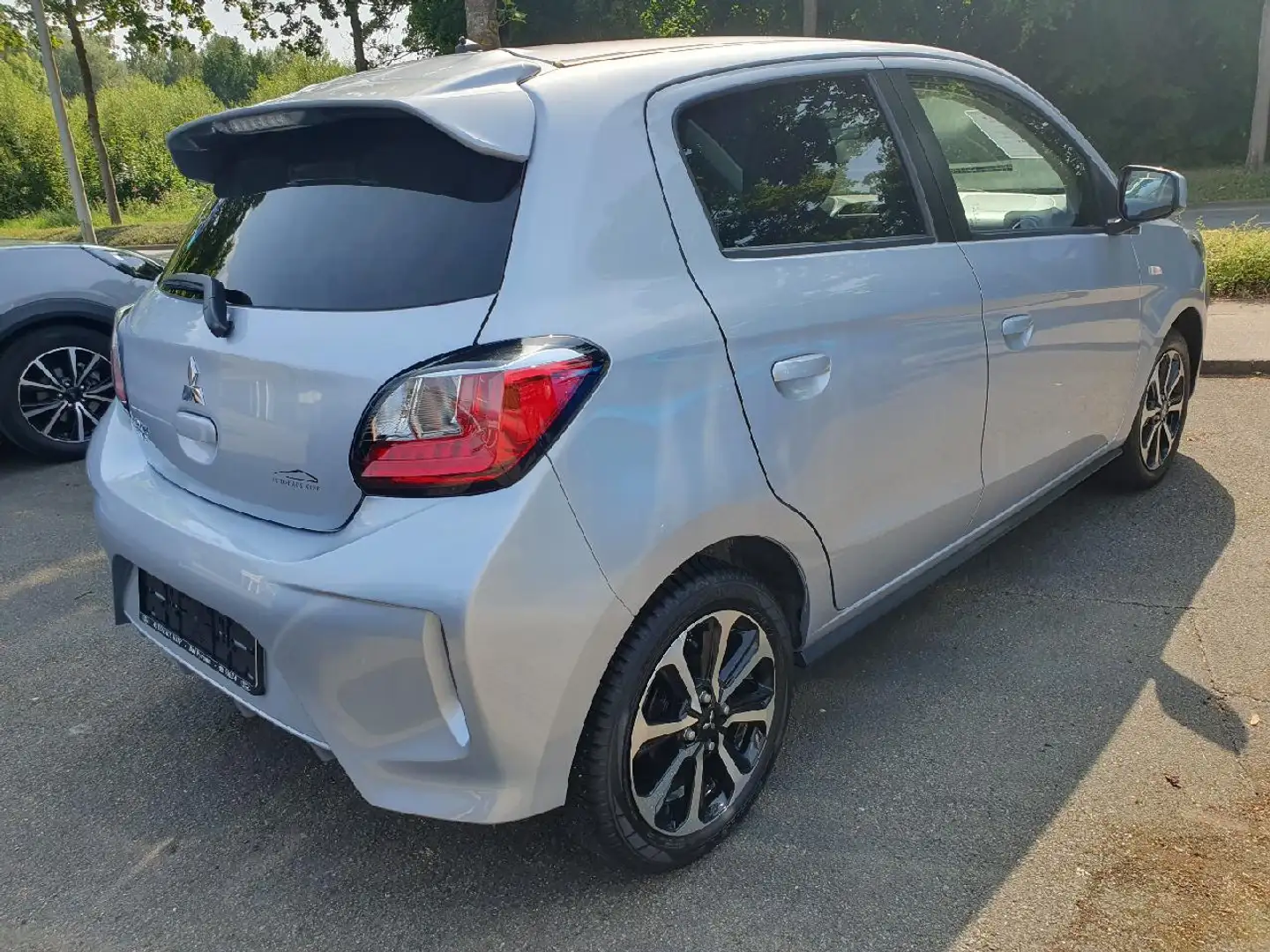 Mitsubishi Space Star Select+ AUTOMATIK Gris - 2