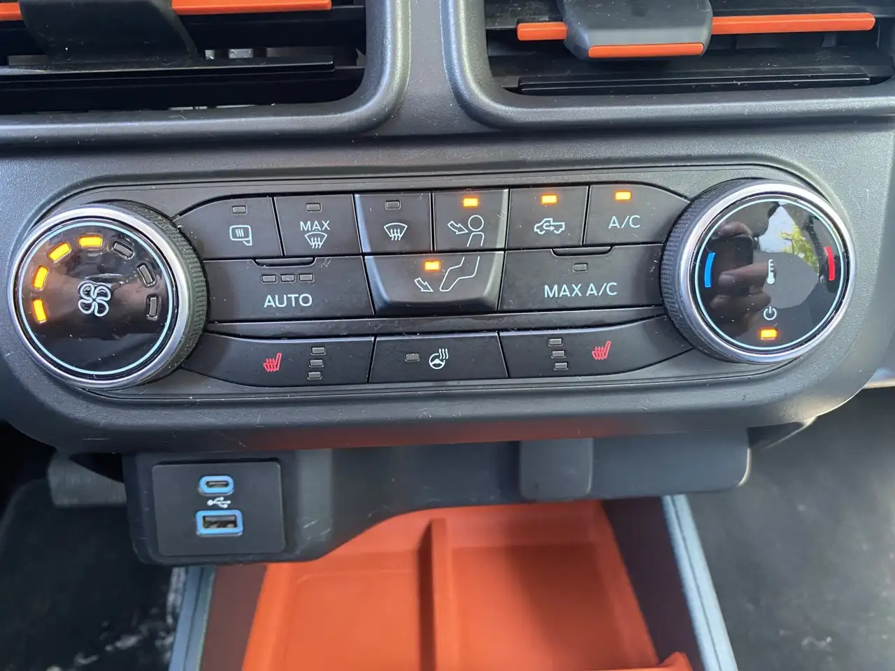 Ford Maverick снимка Ford Maverick