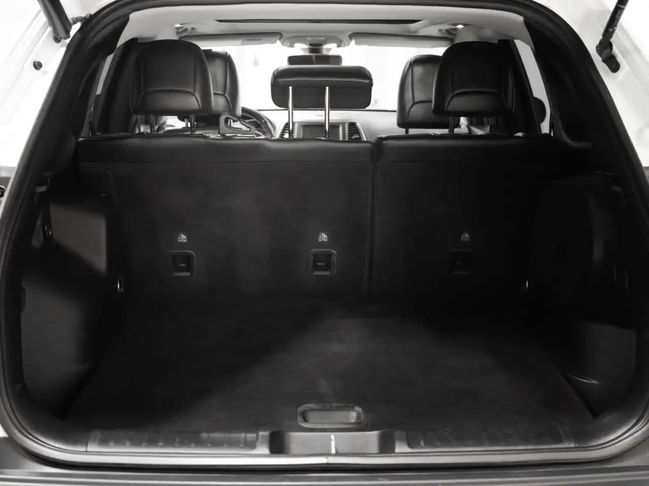 Jeep Cherokee снимка Jeep Cherokee