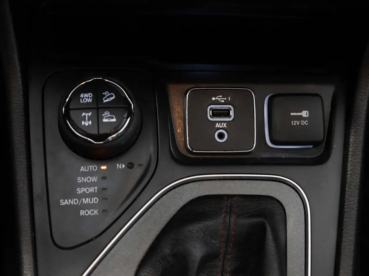 Jeep Cherokee снимка Jeep Cherokee