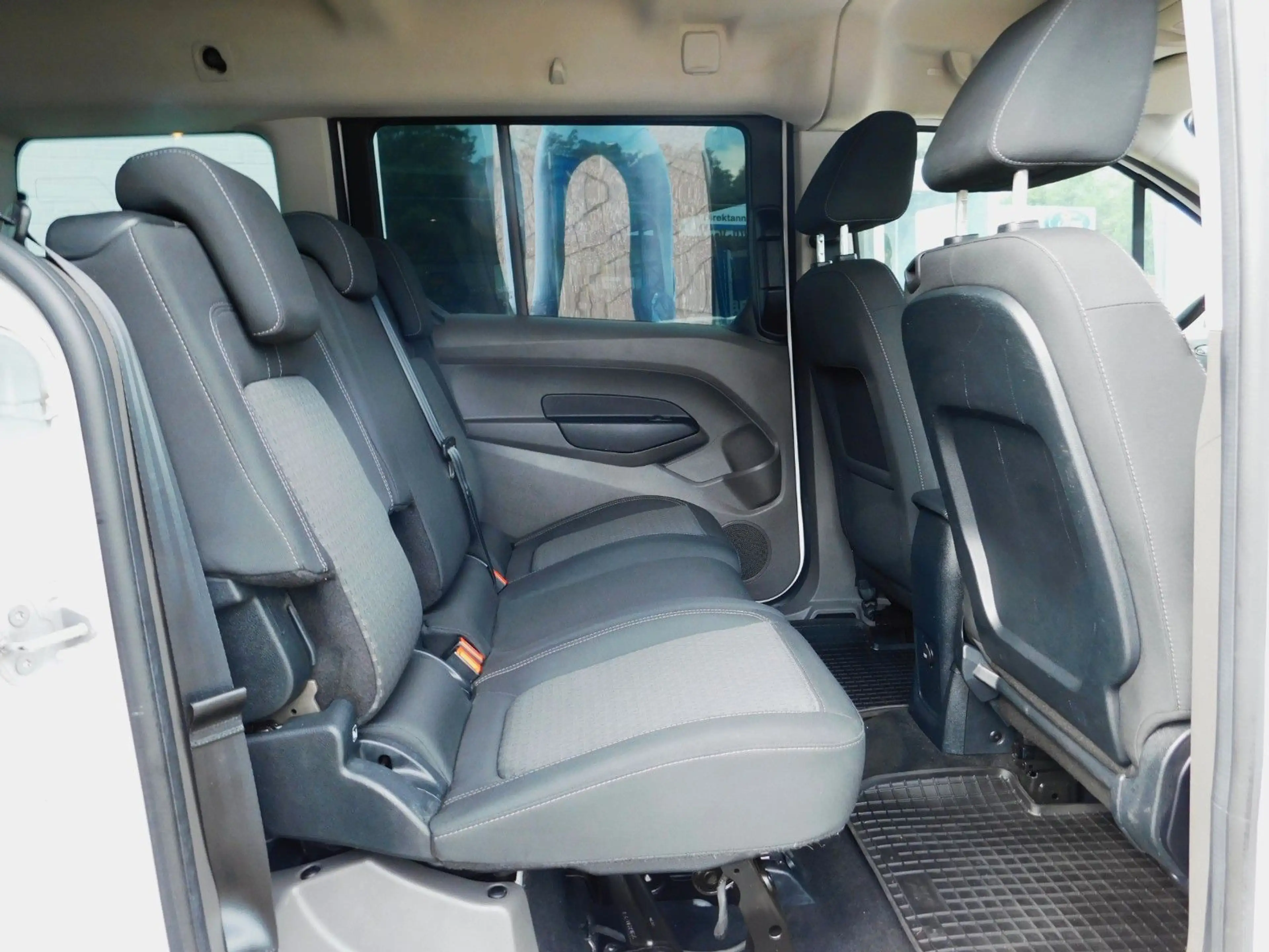 Ford Grand Tourneo Grand TOURNEO CONNECT L2 1.5 EcoBlue+NAV+AHK+RFK — photo 5