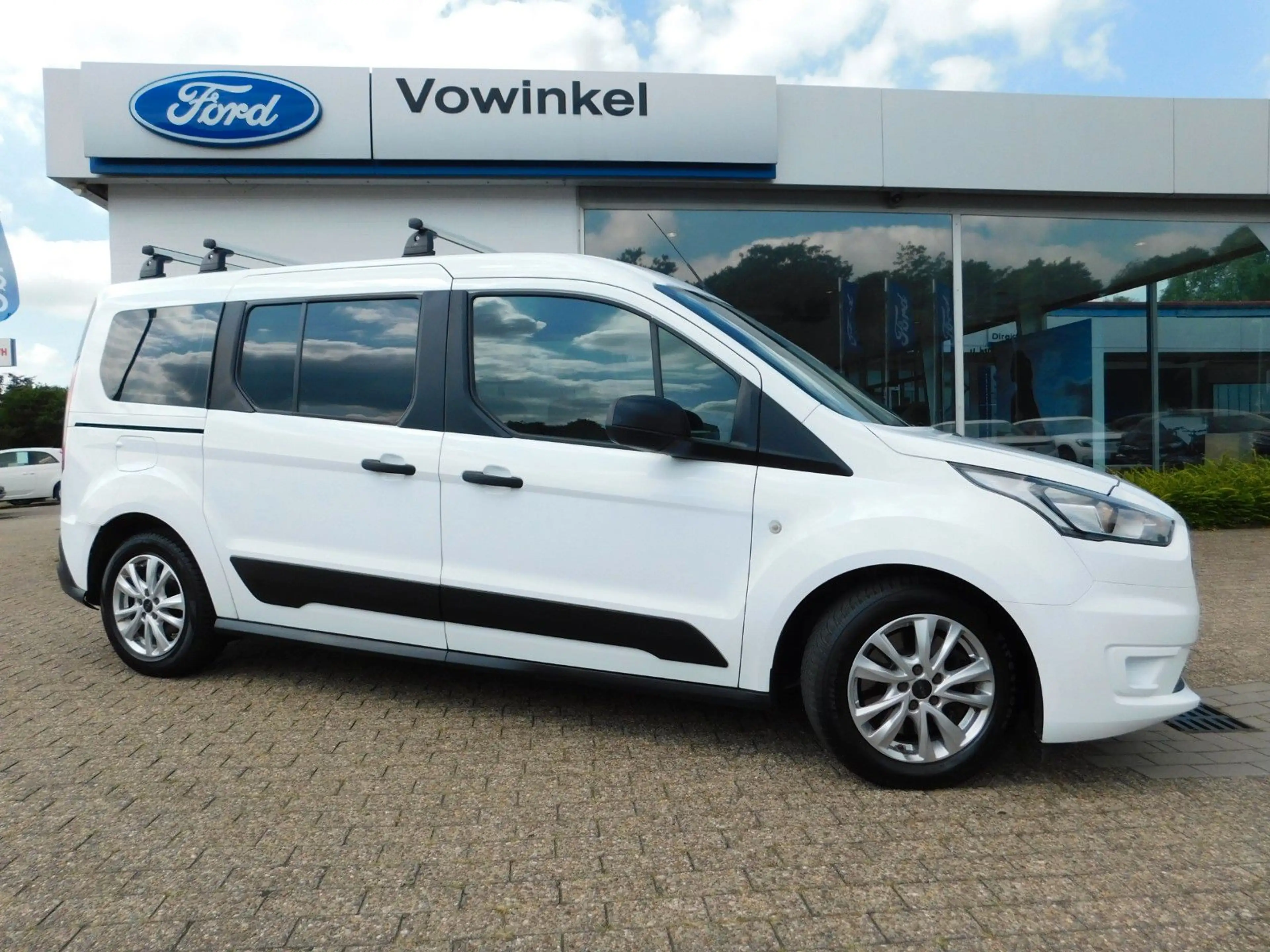 Ford Grand Tourneo Grand TOURNEO CONNECT L2 1.5 EcoBlue+NAV+AHK+RFK