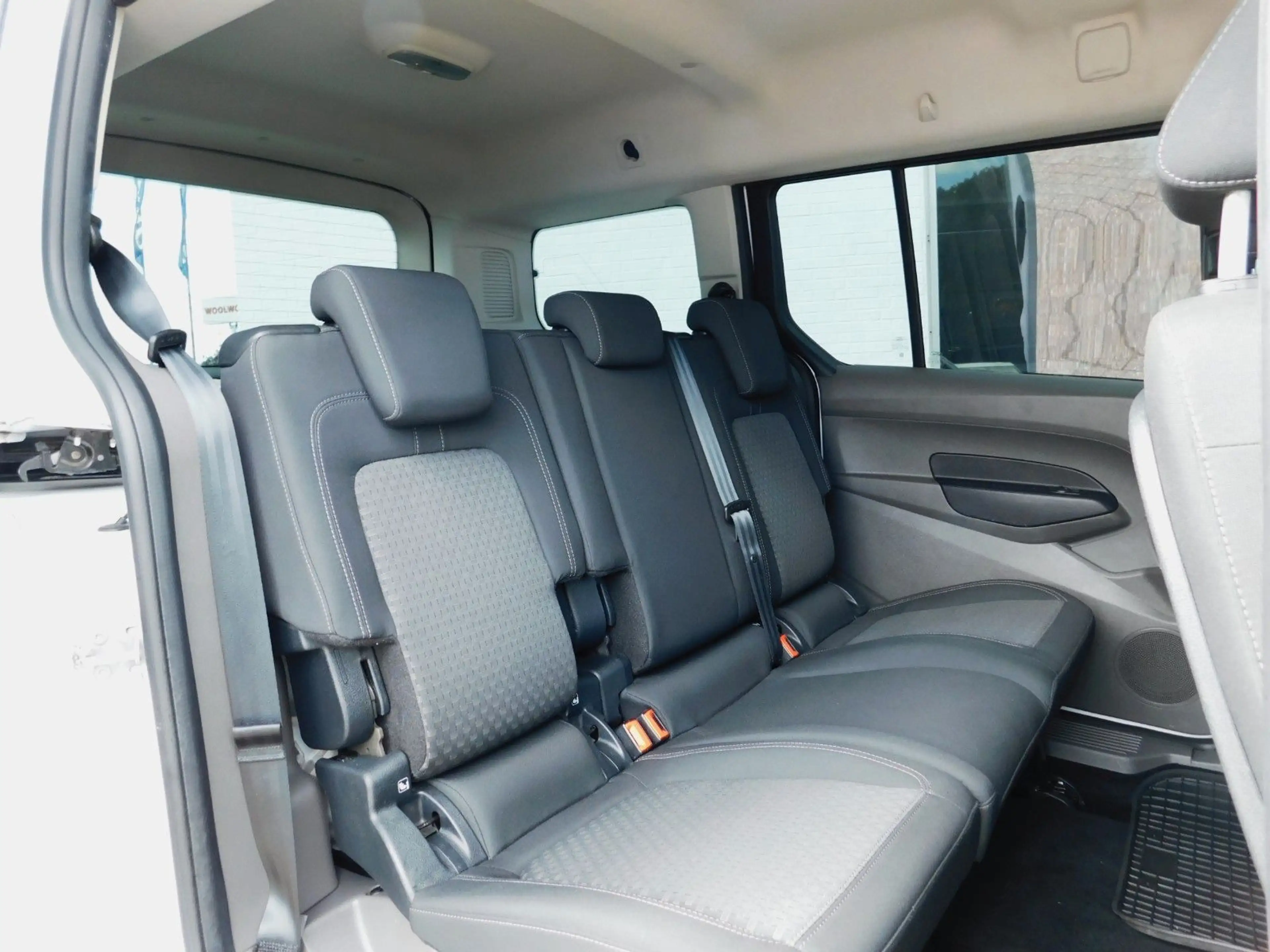 Ford Grand Tourneo Grand TOURNEO CONNECT L2 1.5 EcoBlue+NAV+AHK+RFK — photo 6
