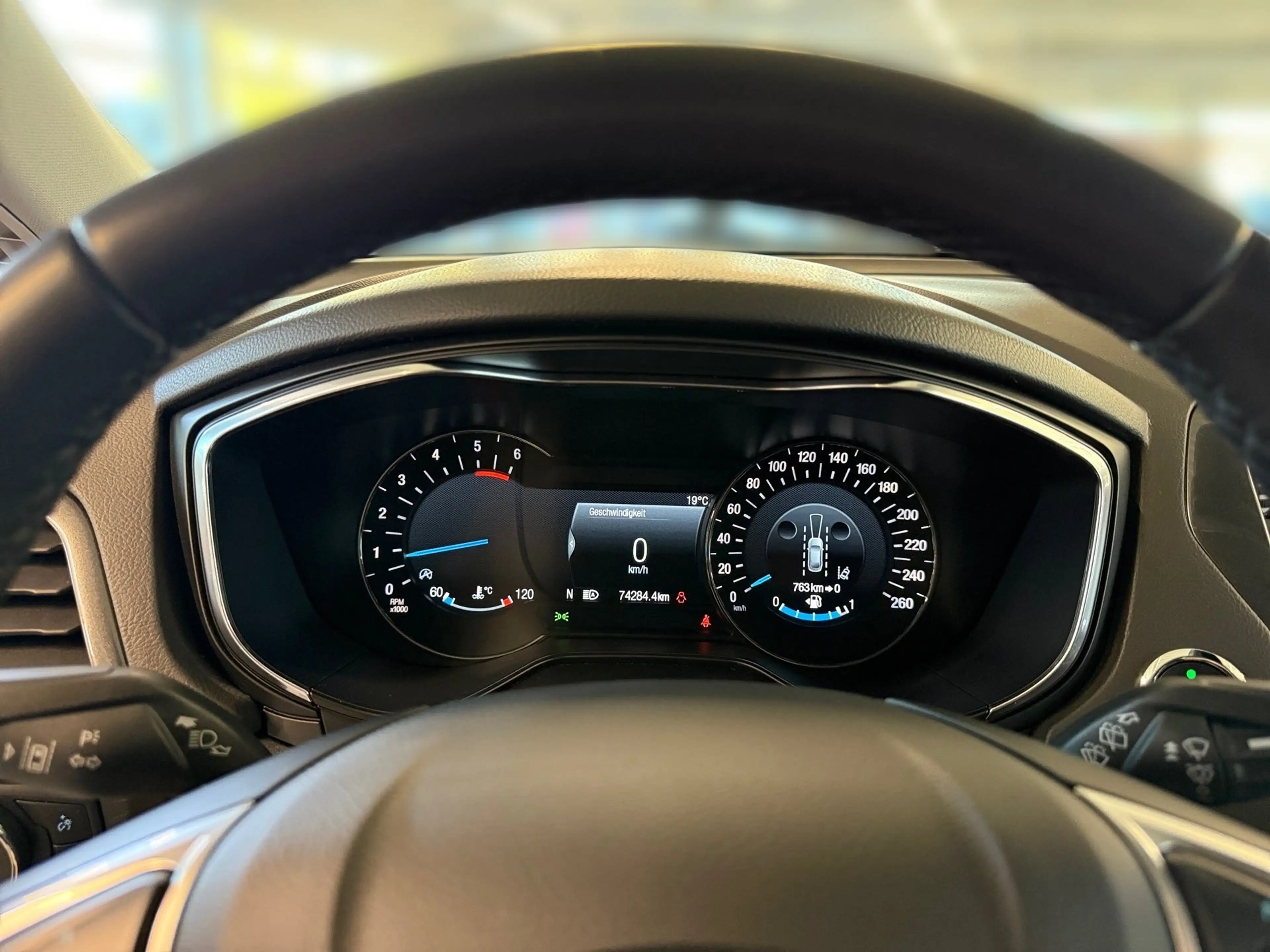 Ford Mondeo 2.0 EcoBlue Titanium — photo 12
