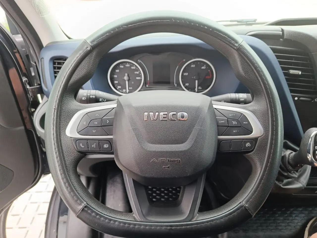 Iveco Daily 2021 — фото 14