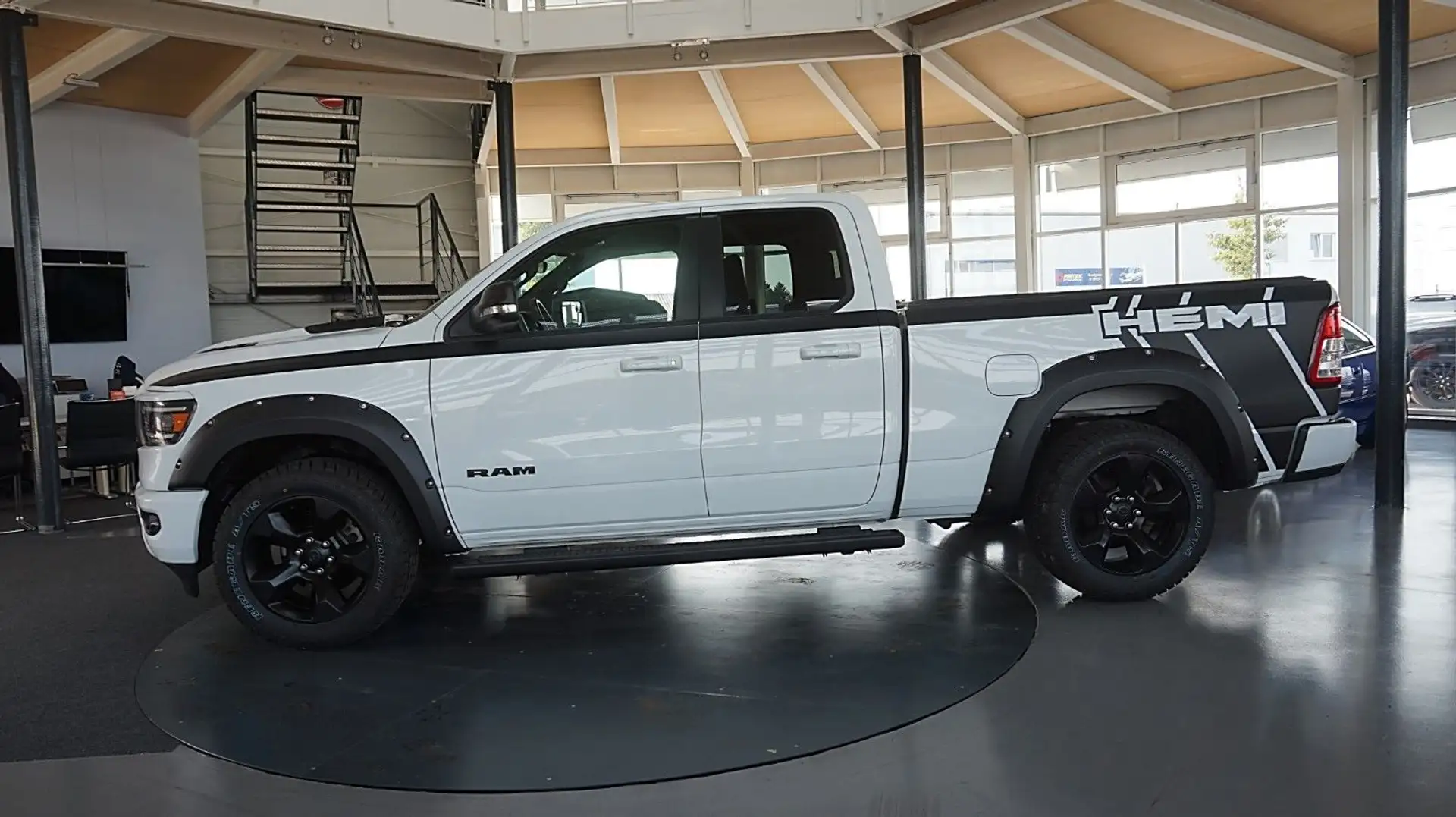 Dodge RAM 1500 HEMI 5.7 V8*hoch-breit*Leder*Navi*6Sitz Weiß - 2