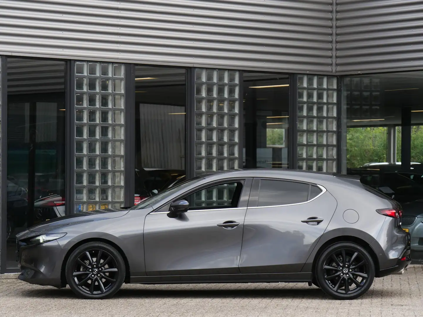 Mazda 3 2.0 180PK LUXURY/ BOSE/ LEER/ HEAD-UP/ KEYLESS Grijs - 2