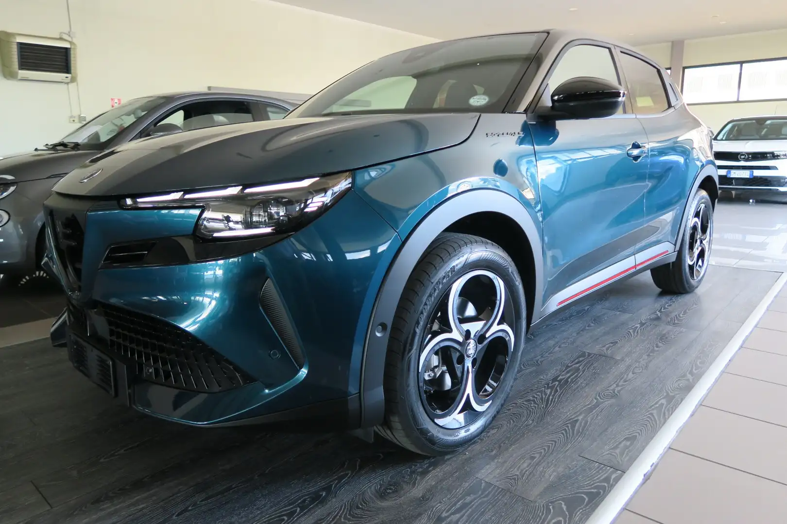 Alfa Romeo Junior Junior 1.2 ibrida Speciale 145cv edct6 Blu/Azzurro - 1