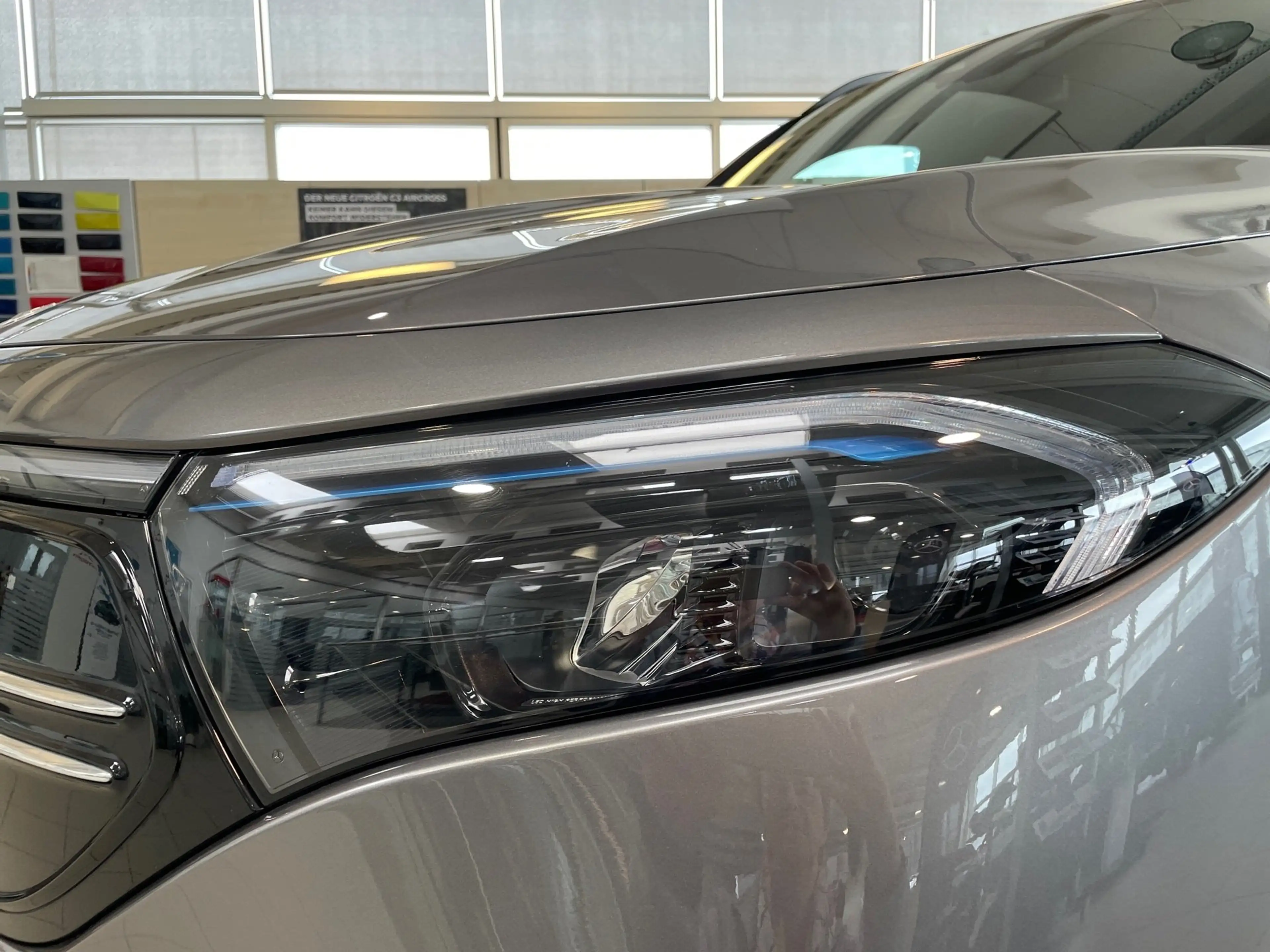 Mercedes-Benz EQB 300 4M AMG-line Navi, LED — photo 12