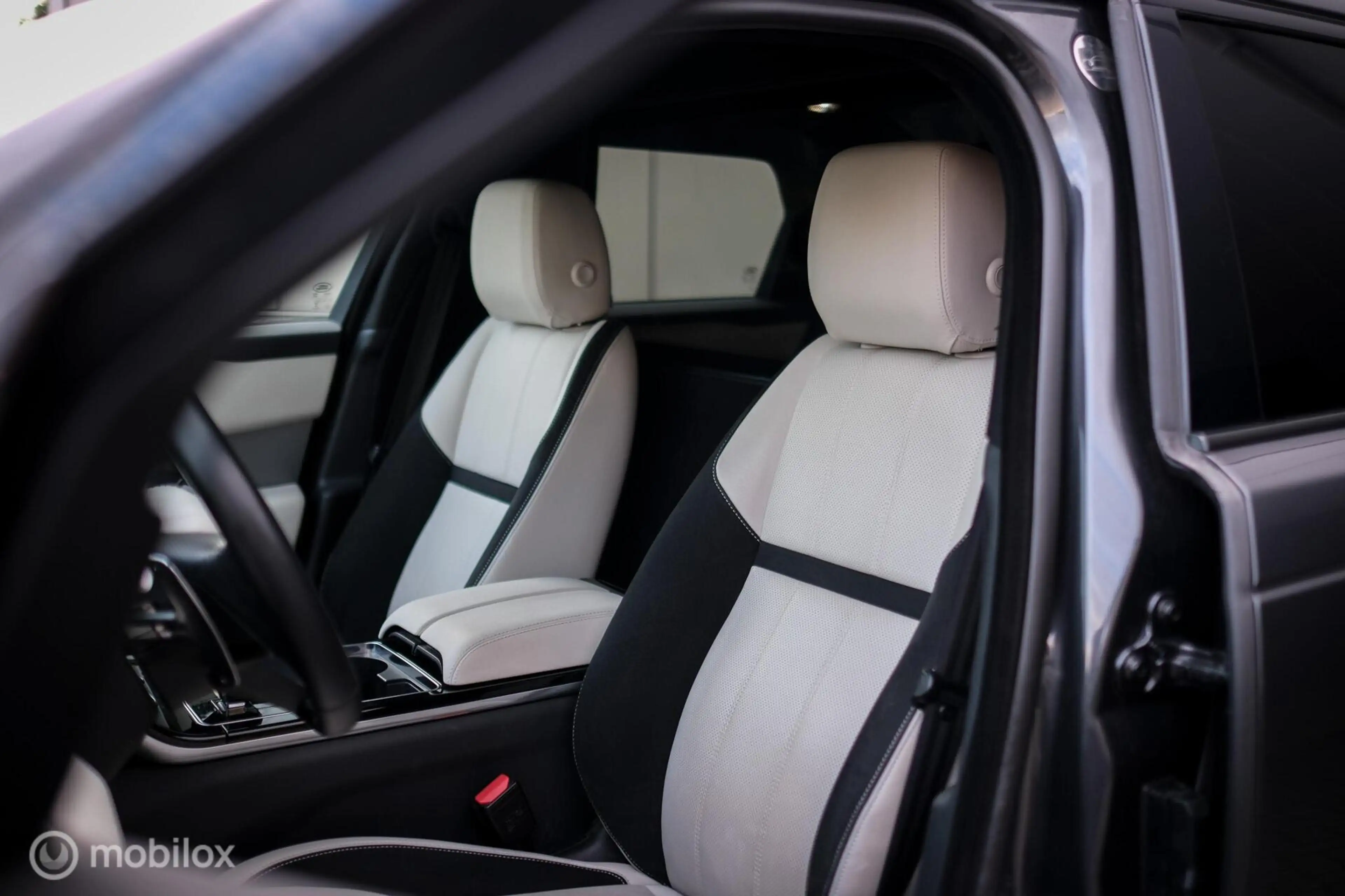 Land Rover Range Rover Velar 2.0 D200 R-Dynamic HSE | Grijskenteken | Bedrijfsw — photo 21