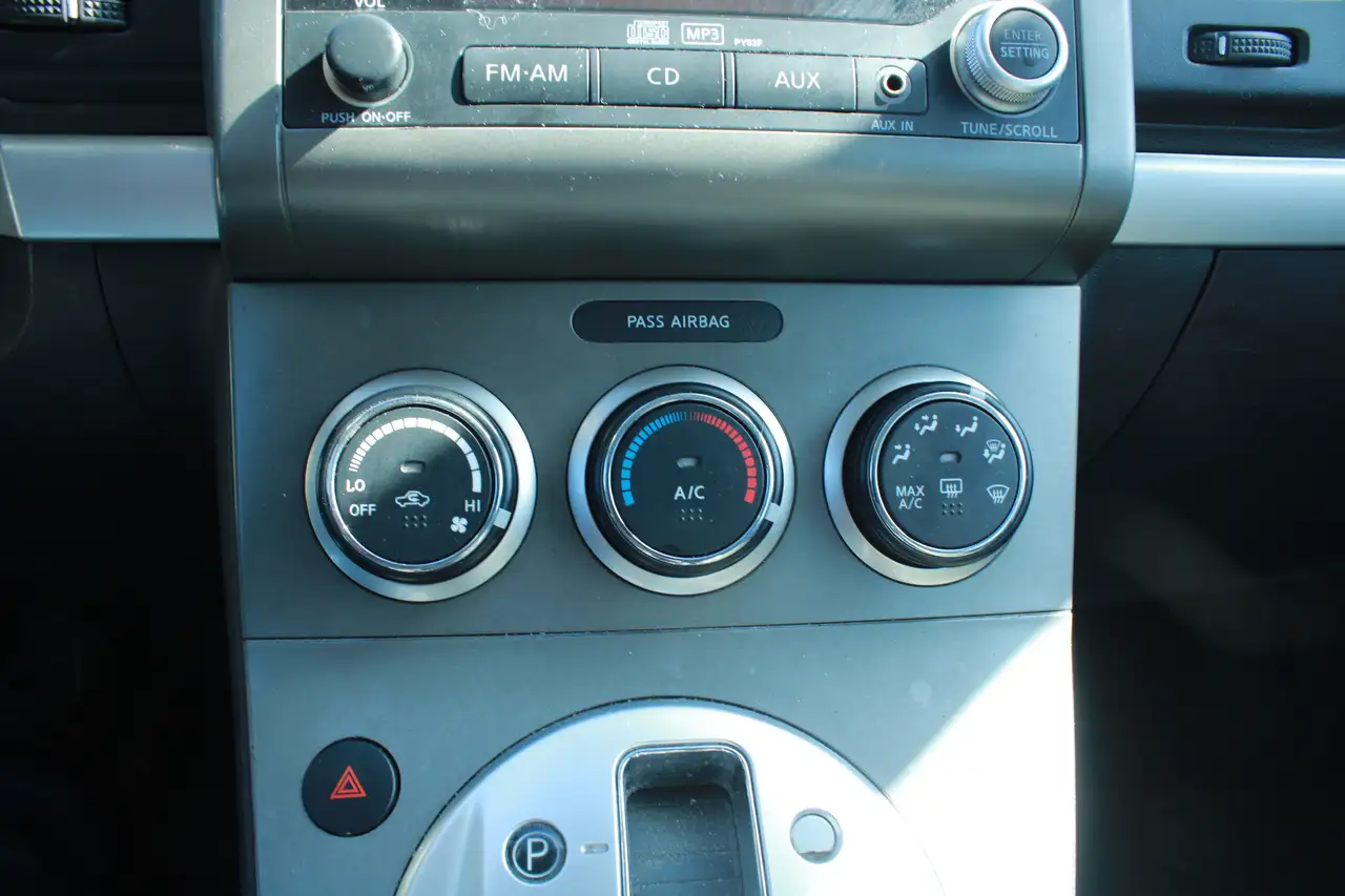Nissan Sentra снимка Nissan Sentra