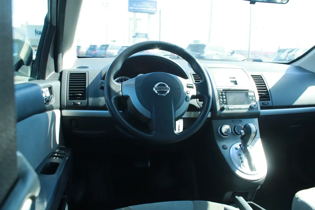 Nissan Sentra снимка Nissan Sentra