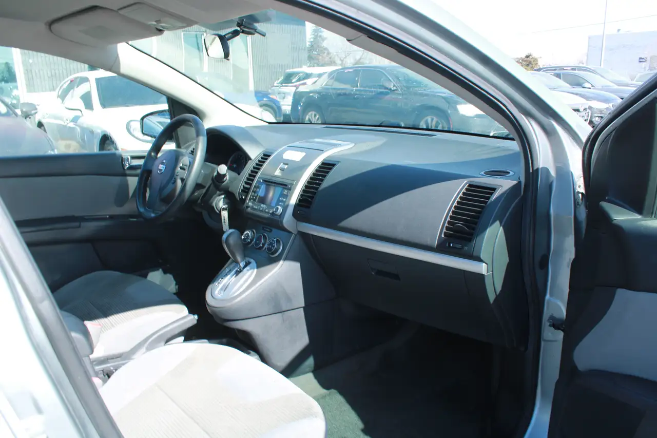 Nissan Sentra снимка Nissan Sentra