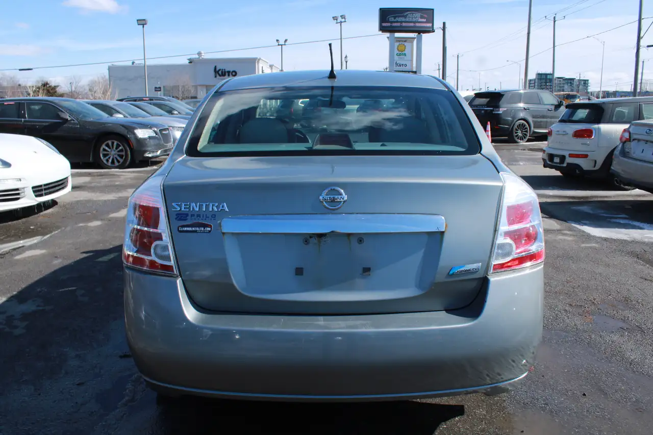 Nissan Sentra снимка Nissan Sentra