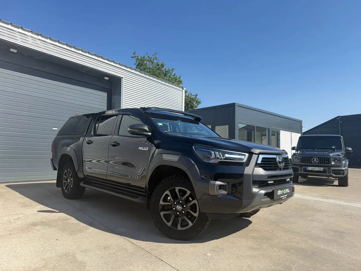 TOYOTA Hilux