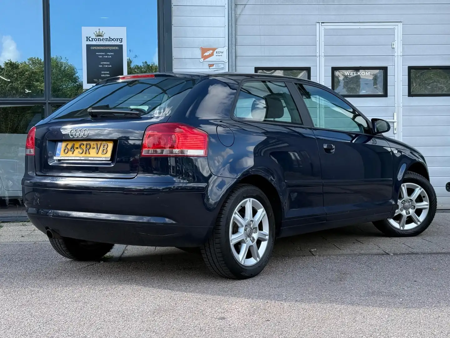 Audi A3 1.6 FSI Attraction, NAP, APK, AIRCO Bleu - 2
