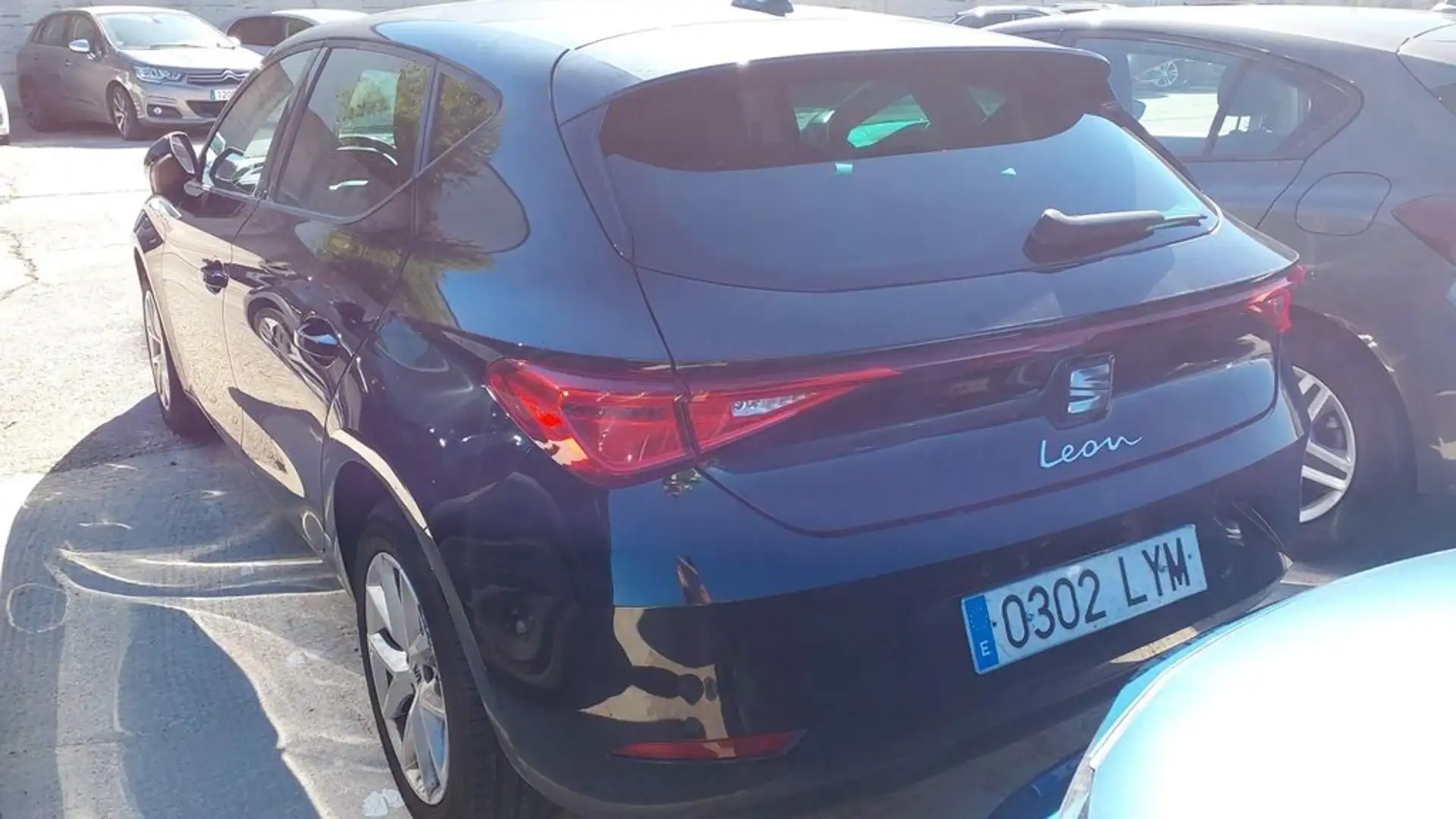 SEAT Leon 1.5 TSI S&S Style 130 Negro - 2