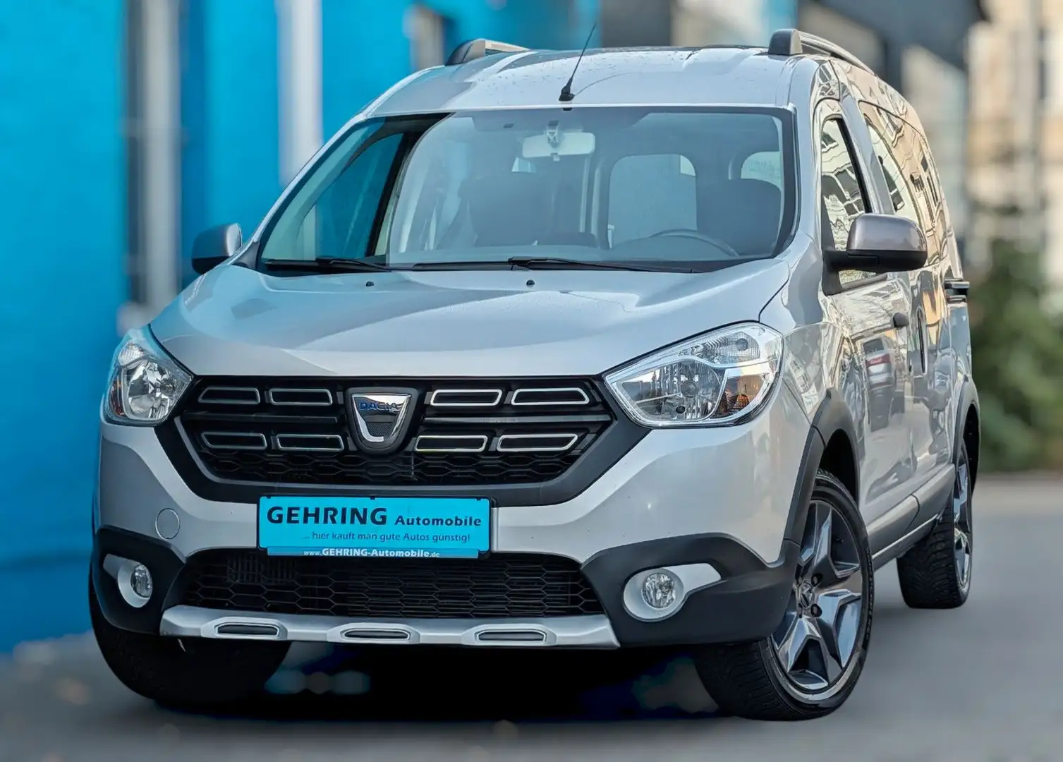 Dacia Dokker Stepway Celeb 115 Klima Navi 8Räder AHK Silber - 1