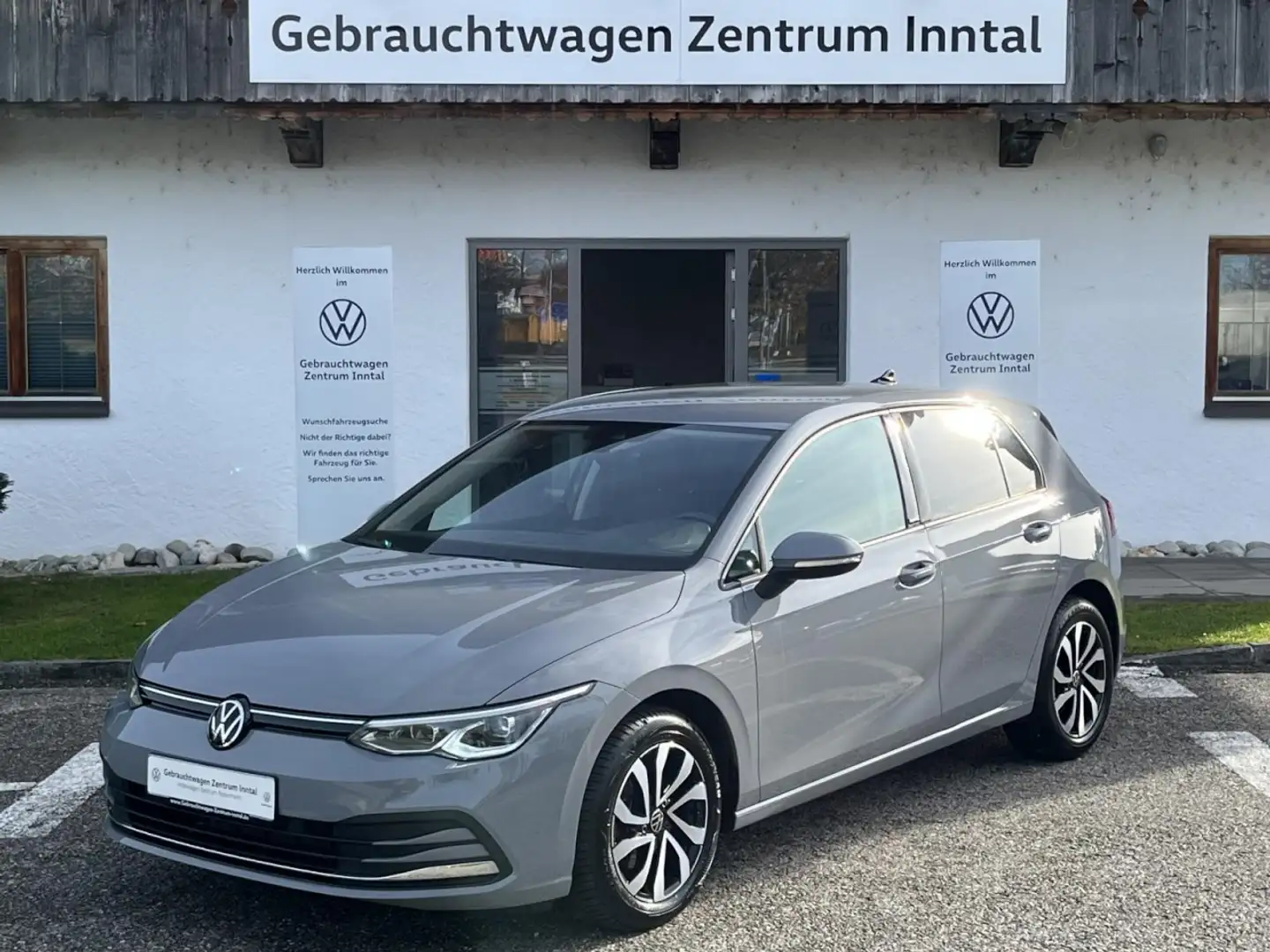 Volkswagen Golf VIII 1,0 TSI Active (Navi+AppConnect) Klima Navi Grau - 2