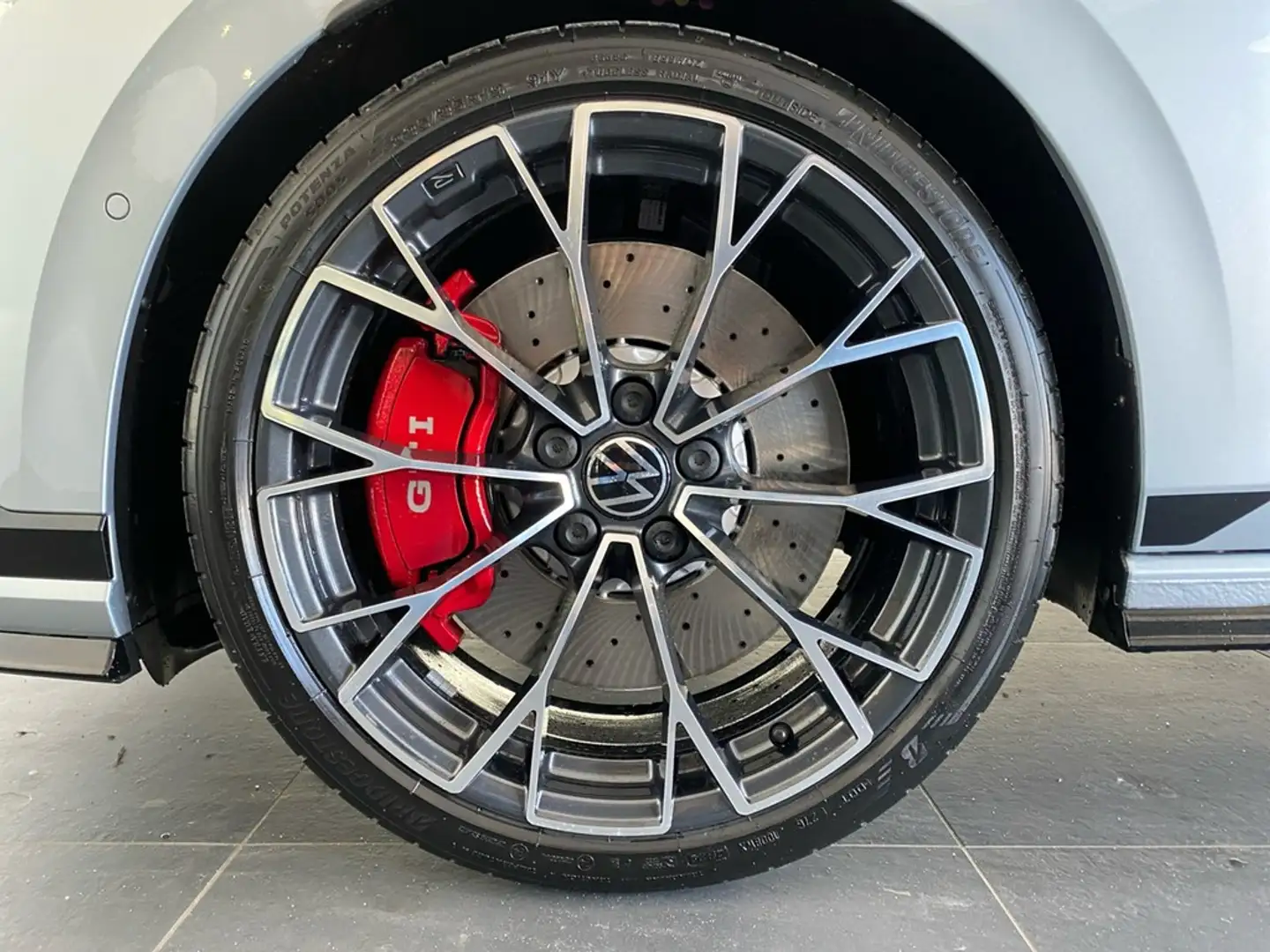 Volkswagen Golf GTI Clubsport 2.0 TSI DSG PANO+HUD+LEDER+BLACK Silber - 2