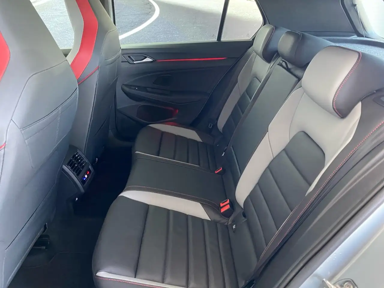 Volkswagen Golf GTI Clubsport 2.0 TSI DSG PANO+HUD+LEDER+BLACK 6