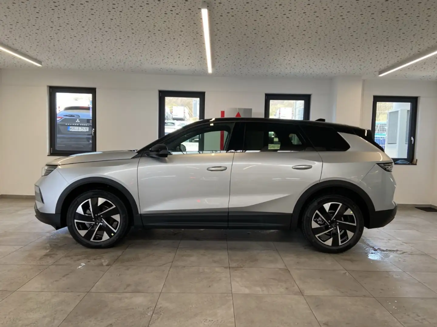 Opel Grandland GS 1.2 Turbo Hybrid 48V eDCT Focal Pano eSitze Silber - 2