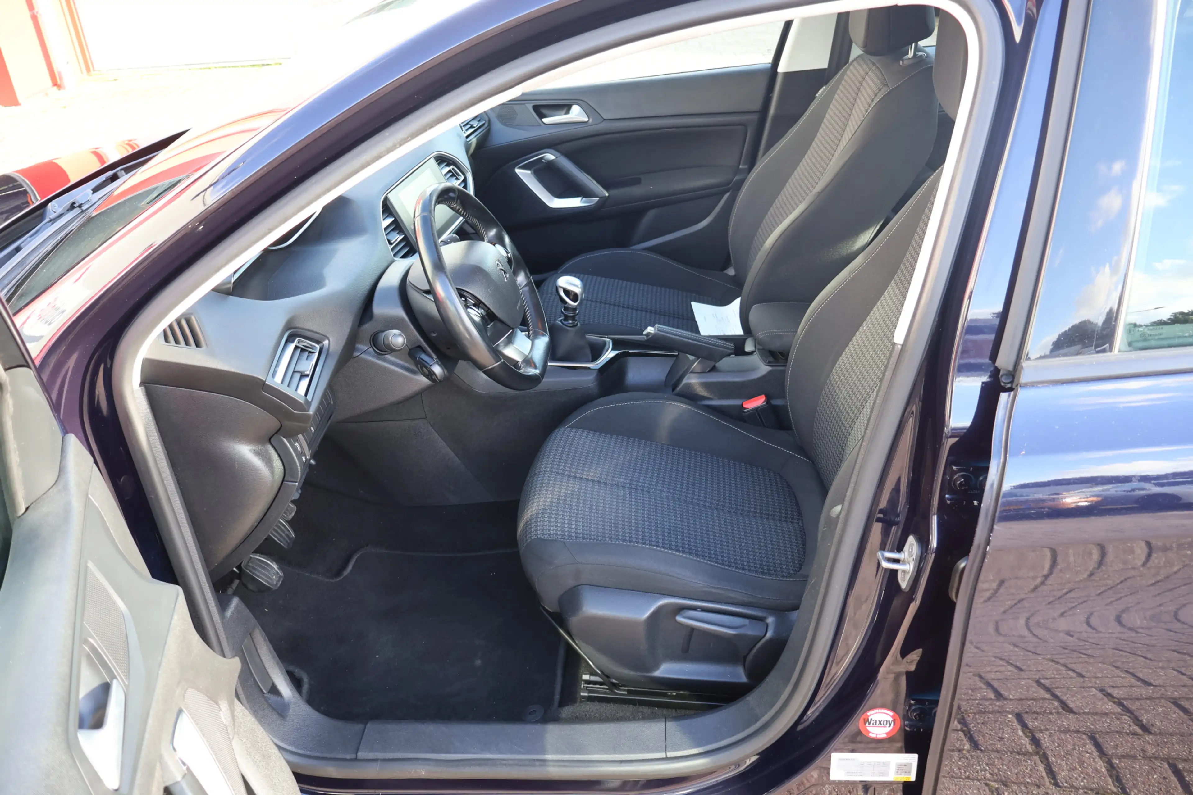 Peugeot 308 1.6 BlueHDi Blue Lease — photo 5
