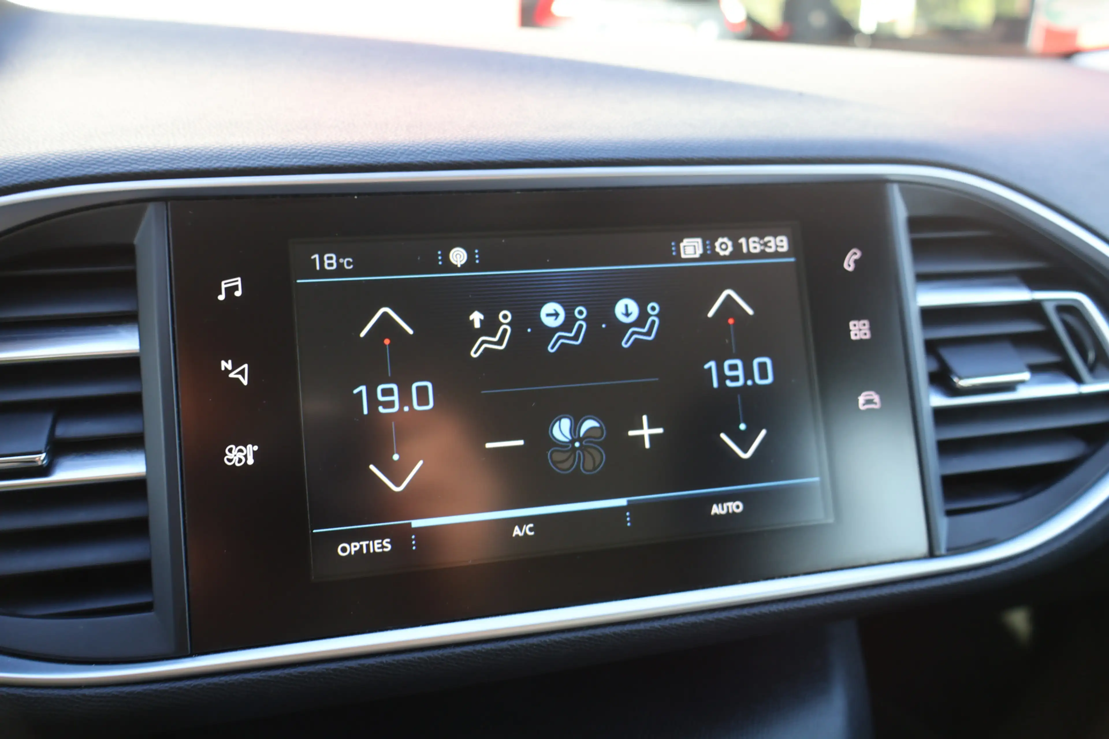 Peugeot 308 1.6 BlueHDi Blue Lease — photo 10