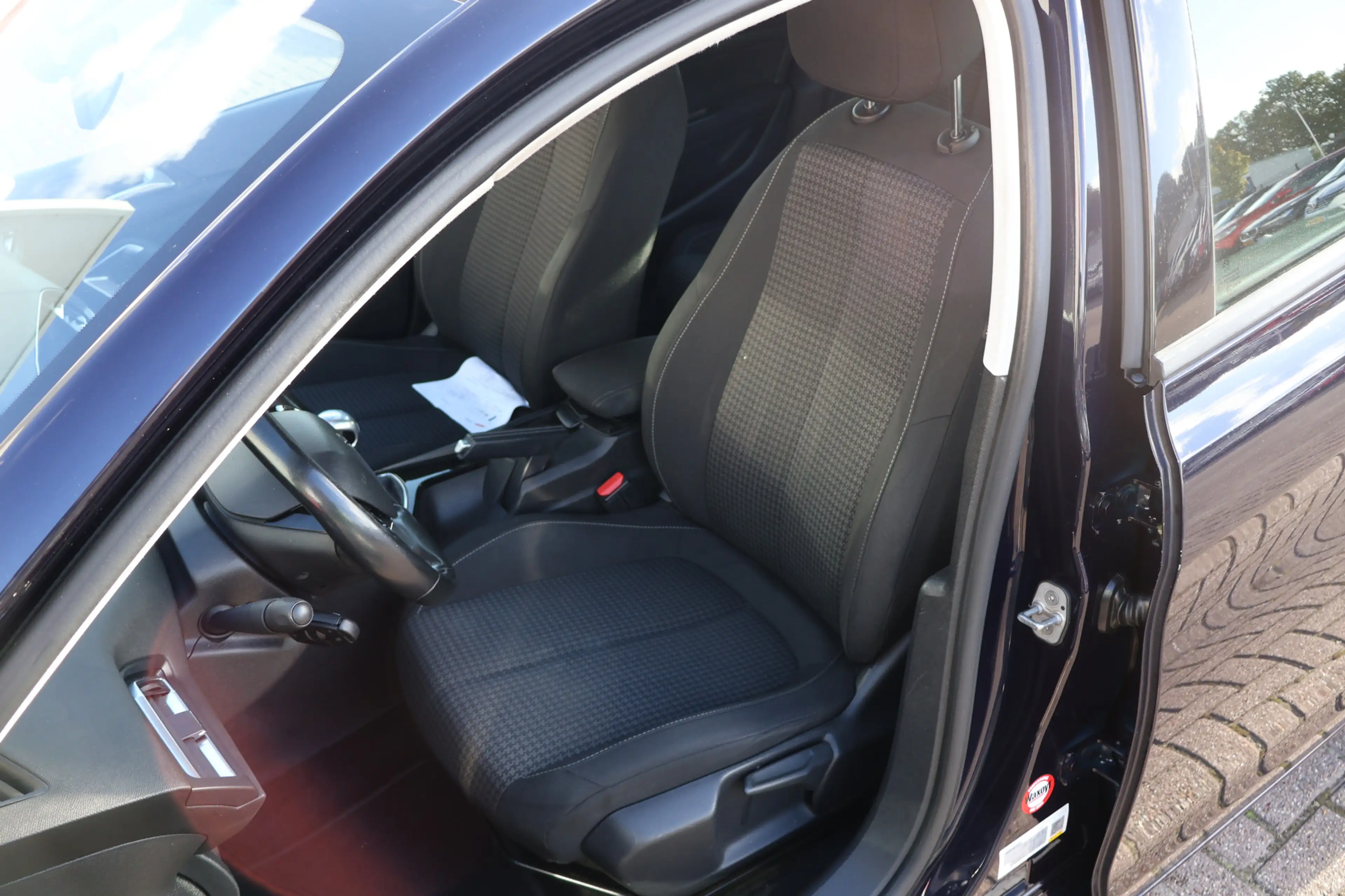 Peugeot 308 1.6 BlueHDi Blue Lease — photo 6