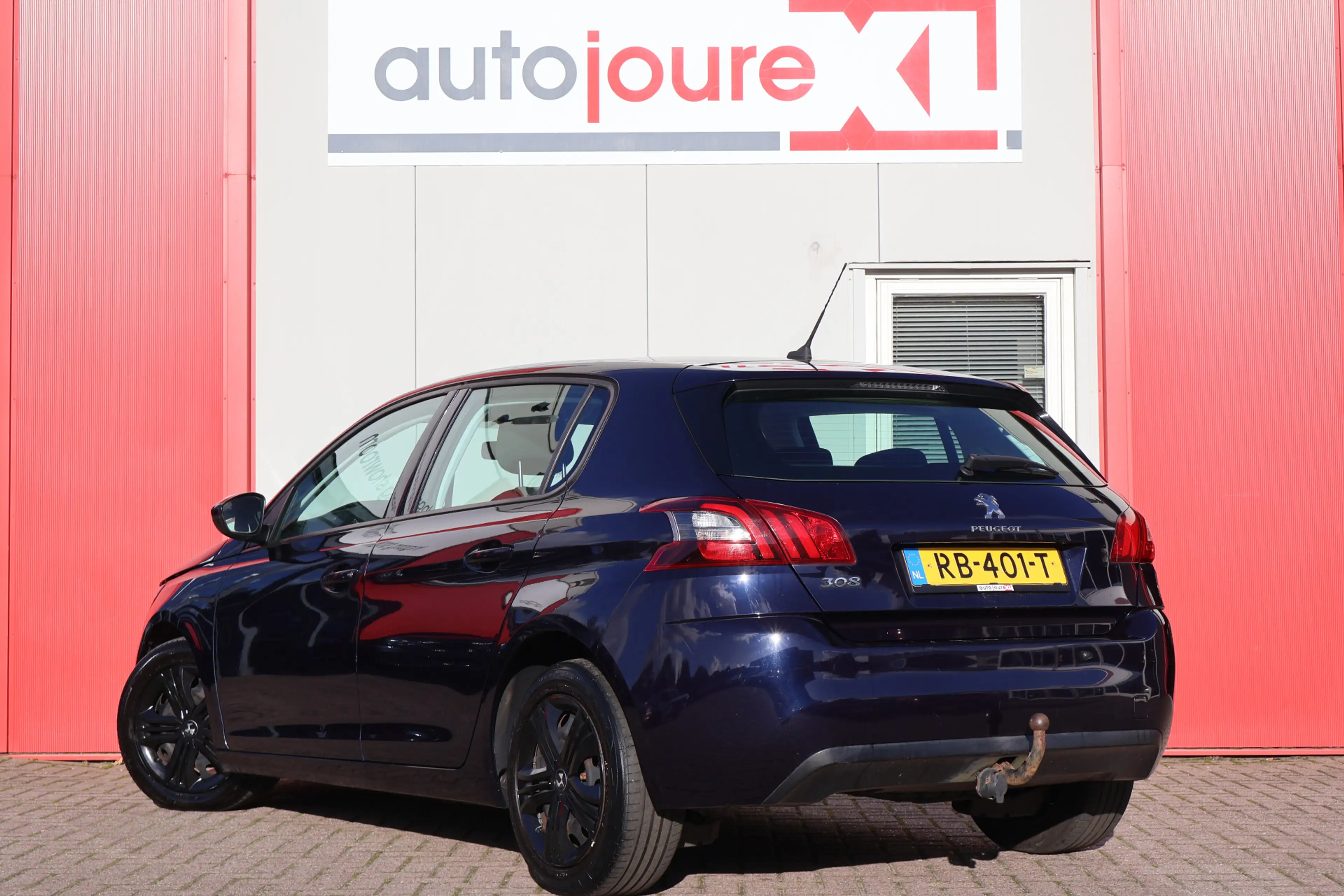 Peugeot 308 1.6 BlueHDi Blue Lease — photo 4