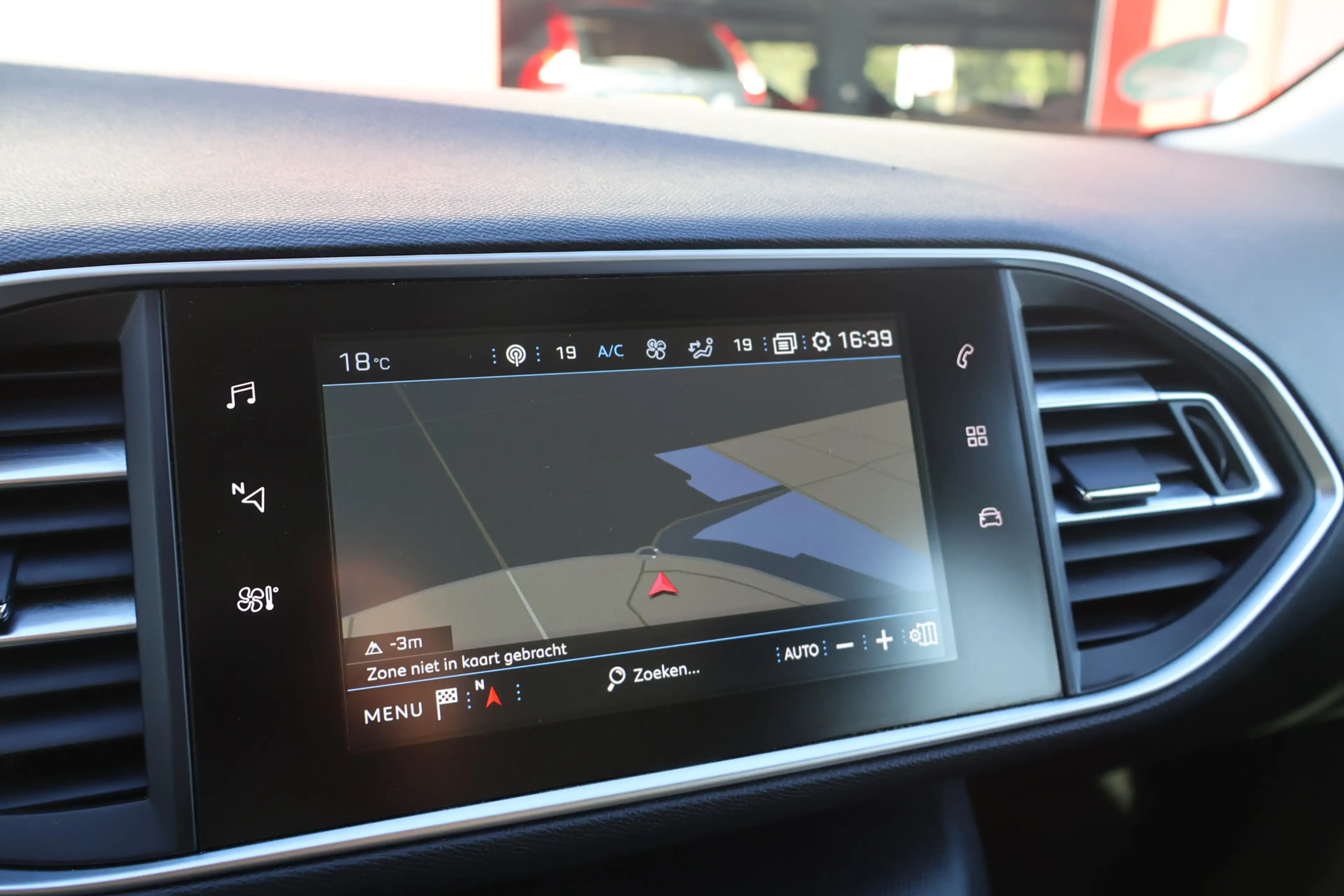 Peugeot 308 1.6 BlueHDi Blue Lease — photo 9