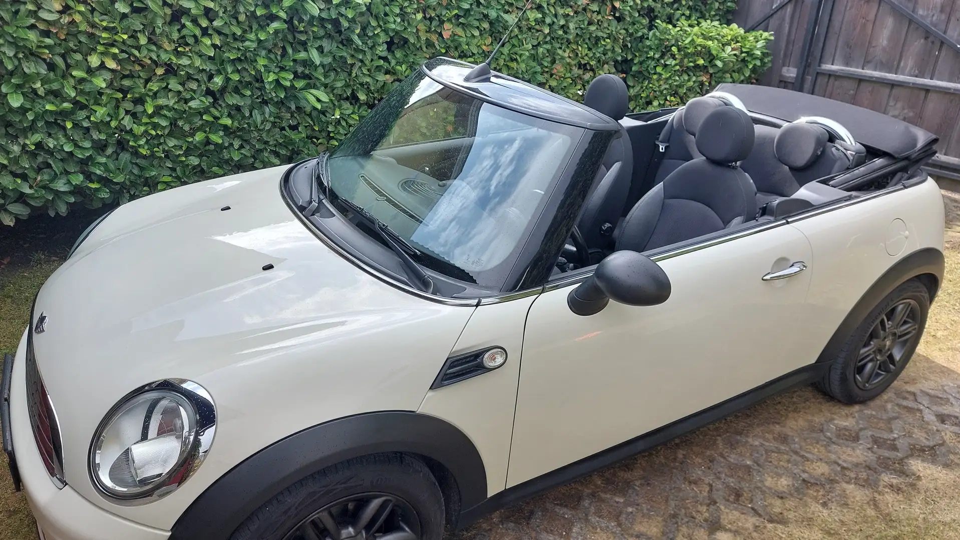 MINI One Cabrio Weiß - 1