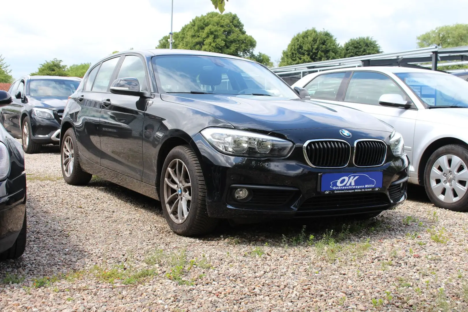 BMW 118 i Advantage Schwarz - 2