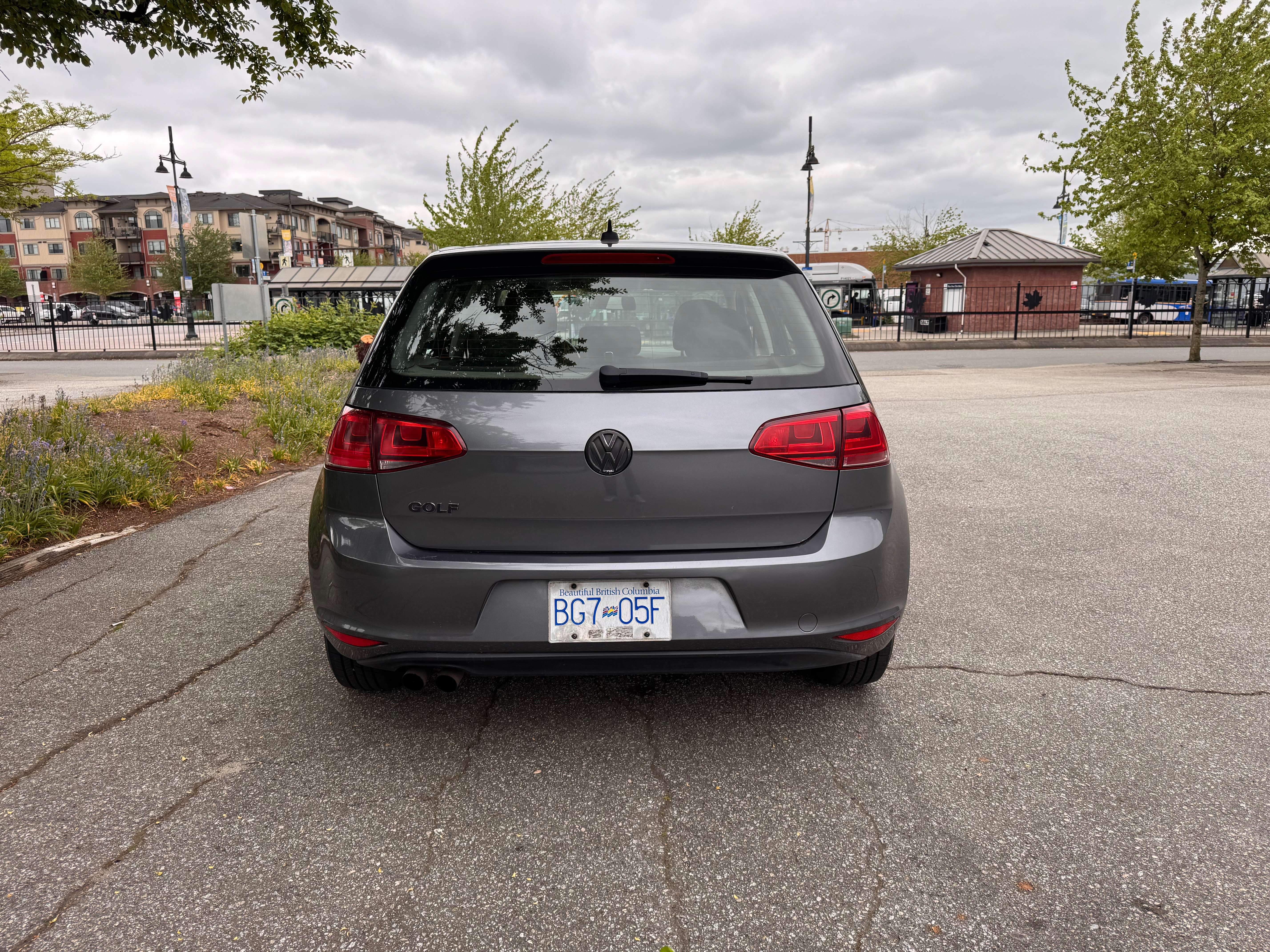 2017 Volkswagen Golf Trendline alt 4