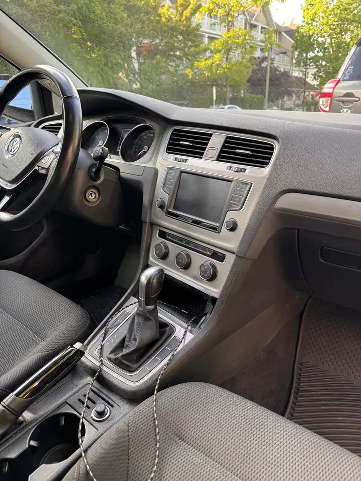 Volkswagen Golf снимка Volkswagen Golf