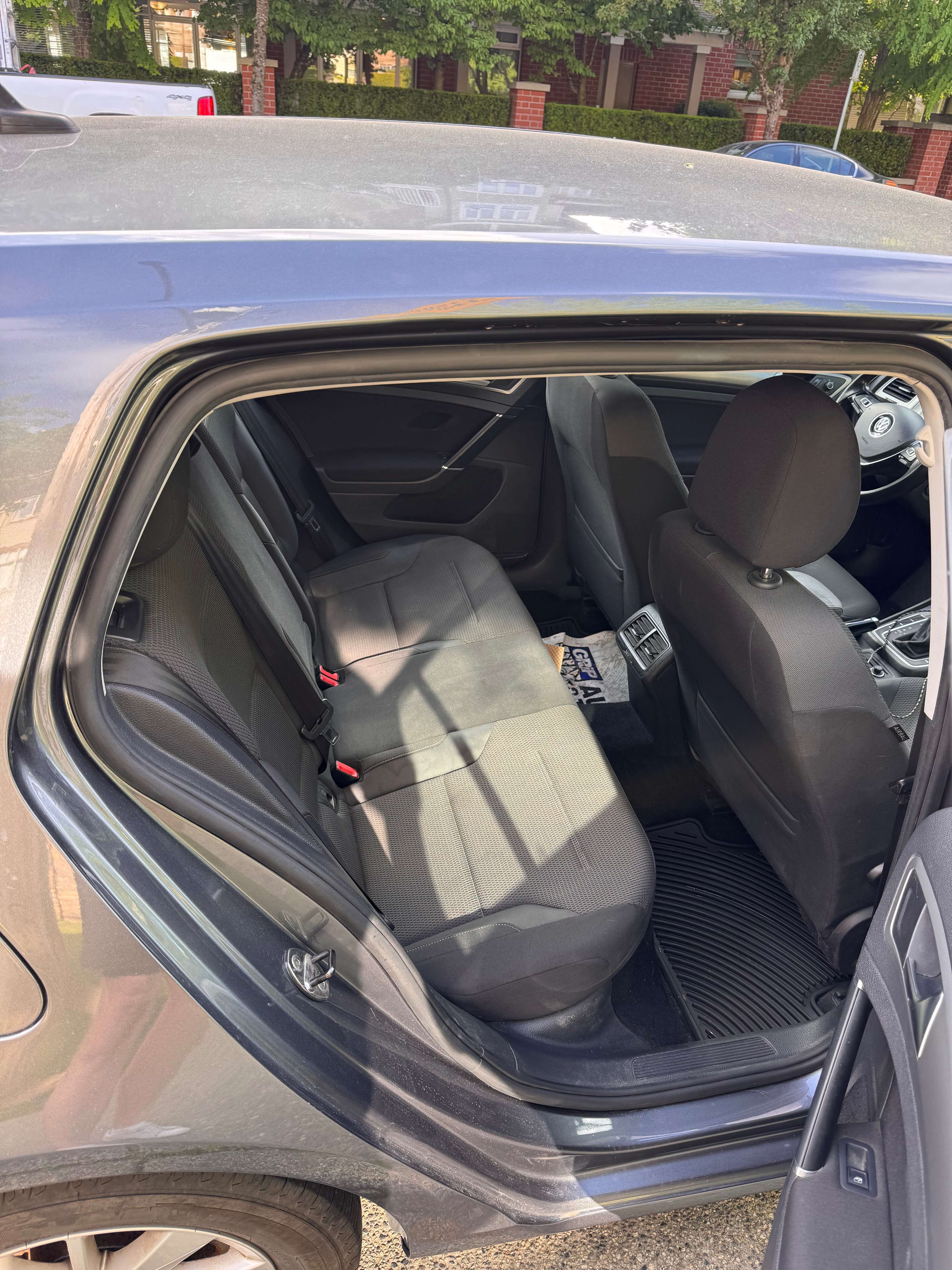 2017 Volkswagen Golf Trendline thumb 8