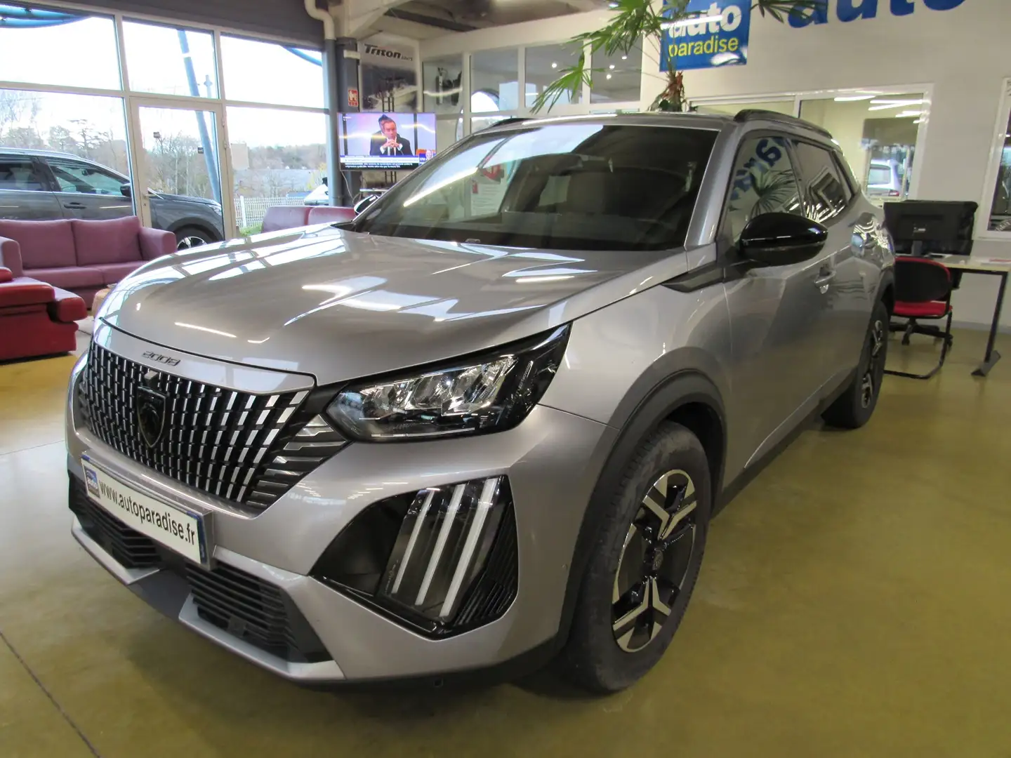 Peugeot 2008 1.2 130 ALLURE EAT8 Grau - 1